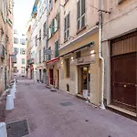 Large Studio 100M From The Beach