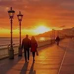 Hypercentre - Ideal Couple & Amis - Confort - Wifi - Calme - Climatisation - Coin Terasse Nice