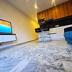 Cote D\'Azur Oasis Suites