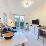 Nestor&Jeeves - Marylin - Central - Very Close Sea