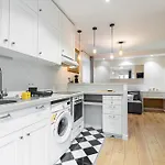 Apartment Lovely 1 Bdr Port Area Nice