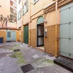 Lovely 1 Bdr Port Area