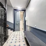 Nestor&Jeeves - Victoire - Central - Near Beach