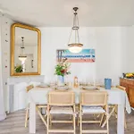 Sublime, Modern, Balconies, A/c, Refurbished