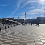 Massena Square View 2 Min To The & The Old Town Apartment *