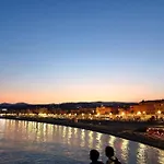 Hypercentre - Ideal Couple & Amis - Confort - Wifi - Calme - Climatisation - Coin Terasse Apartment *