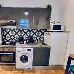 Apartment Hypercentre - Ideal Couple & Amis - Confort - Wifi - Calme - Climatisation - Coin Terasse *