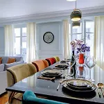Luxury In Center Of