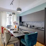 Luxury In Center Of Nice