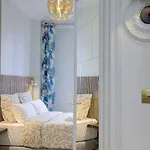 Luxury In Center Of Apartment Nice