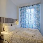 Luxury In Center Of * Nice