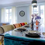 Luxury In Center Of Apartment *