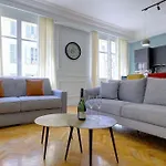 Luxury In Center Of