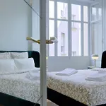 Luxury In Center Of * Nice