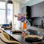 Apartment Luxury In Center Of *