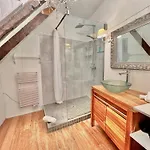Apartment Riviera: Charming 4-room Beachside In Old Town Nice