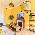 Luxury Homeplace In Center Apartment