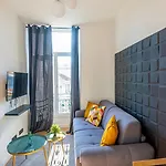 304 B Charming Refurbished Super Nice