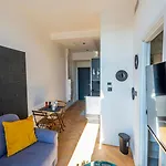 304 B Charming Refurbished Super Nice