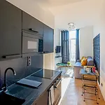 304 B Charming 2 Room Apartment Refurbished Super