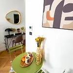 Apartment 302b Beautiful Refurbished Downtown / Ac