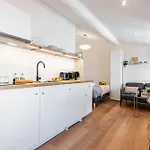 Apartment Feel - Collet
