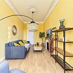 Luxury Homeplace In Center Apartment