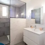 Apartment L1 Auguste Valensin 10 Min A Pied Mer Clim&wifi