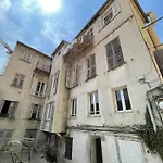 Ultra Central 1 Bdr - Massena Street