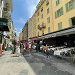 Ultra Central 1 Bdr - Massena Street