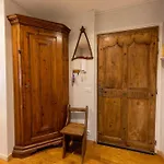 Spacious And Bright Flat Close To The : Heart Of Old *