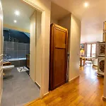 Spacious And Bright Flat Close To The : Heart Of Old Apartment *