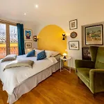 Spacious And Bright Flat Close To The : Heart Of Old *