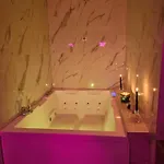 Loveroom Jacuzzi Passion * Nice