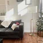 Superbe Appartement De 105 M2, Hyper Centre Avec Terrasse, Parking, A 5 Min De La Mer