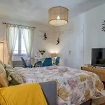 Cosy, Modern, Fully Equipped, Air Conditioning, Nice Historical, Old Town, 1Minute Walk From Beach - \