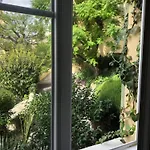 Charmante Privee 5/10 Mn Du Centreville/port-jardin/parking Bed & Breakfast