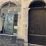 Old Town Nice Renovated 2Br Near Beaches & Cours Saleya