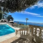 Luxury At Mont Boron, Swimming Pool Overviewing The Bay Villa *