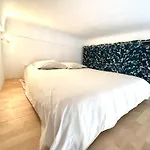 Mezzanine Sur Le Port Apartment Nice