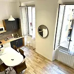 Mezzanine Sur Le Port Apartment