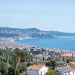 Blue Pearl Vue Mer