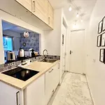 Riviera: Quiet With Ac And Terrace In Carré D'or