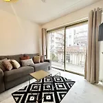 Apartment Riviera: Quiet With Ac And Terrace In Carré D'or