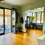 Villa Iris