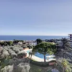 Nice Apartment Pool Large Terrace Parking Air Conditioning 2 Bedrooms