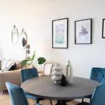 L11 Staywizus - Claire Fontaine Sea View 2 Bdr Ac Parking Swimming Pool