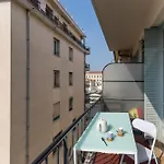 Ultra Central Large 2 Bdr Near Massena Square