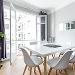 Ultra Large 2 Bdr Near Massena Square *