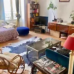 Cozy Apartment In A Lively Nice District